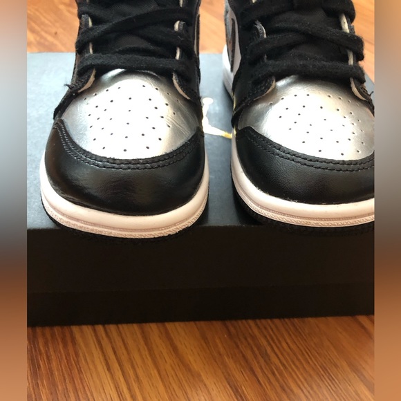 JORDAN 1 HIGH OG TODDLERS - Picture 3 of 8